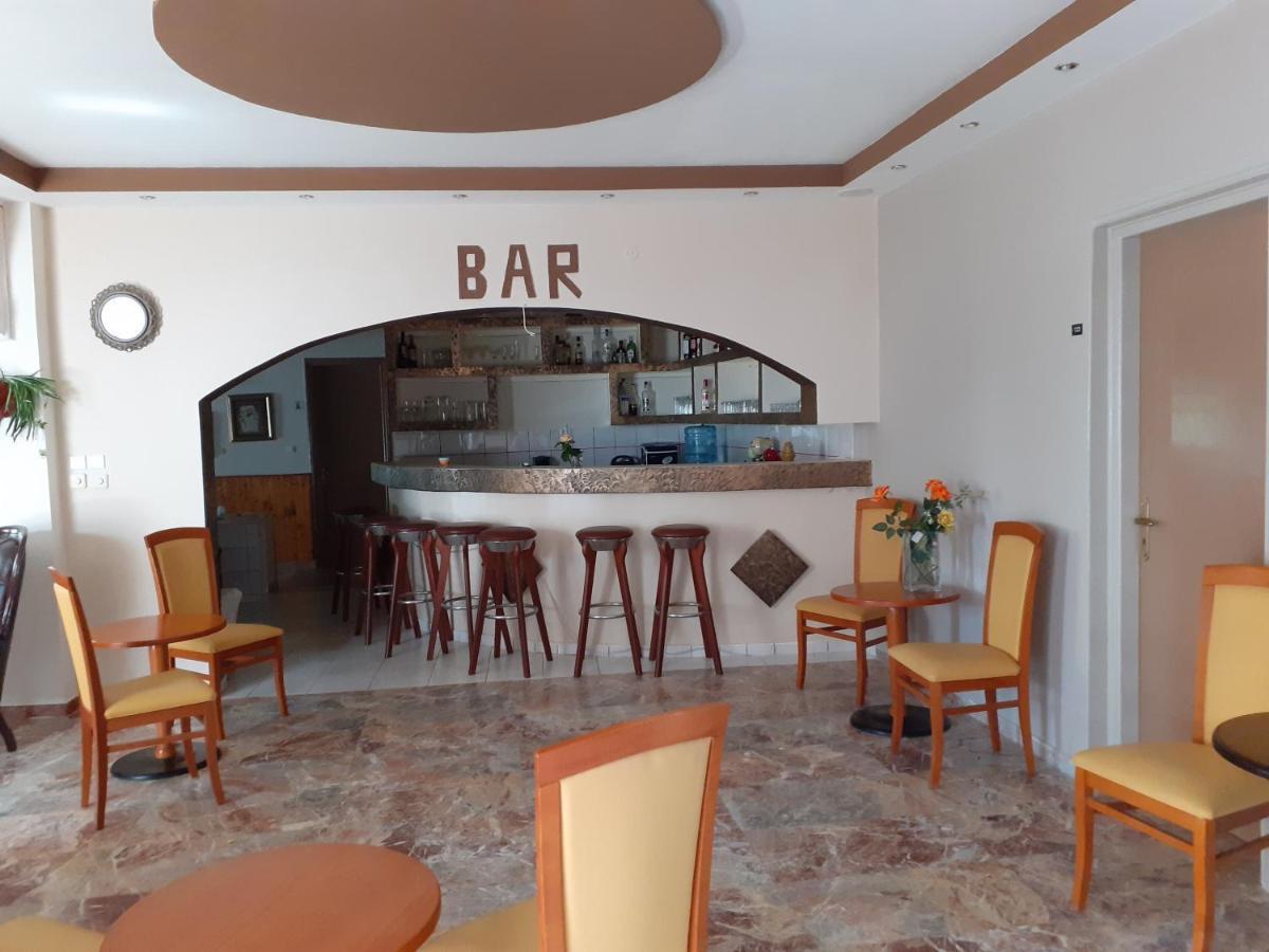 Pantheon Hotel Kamena Vourla Ngoại thất bức ảnh